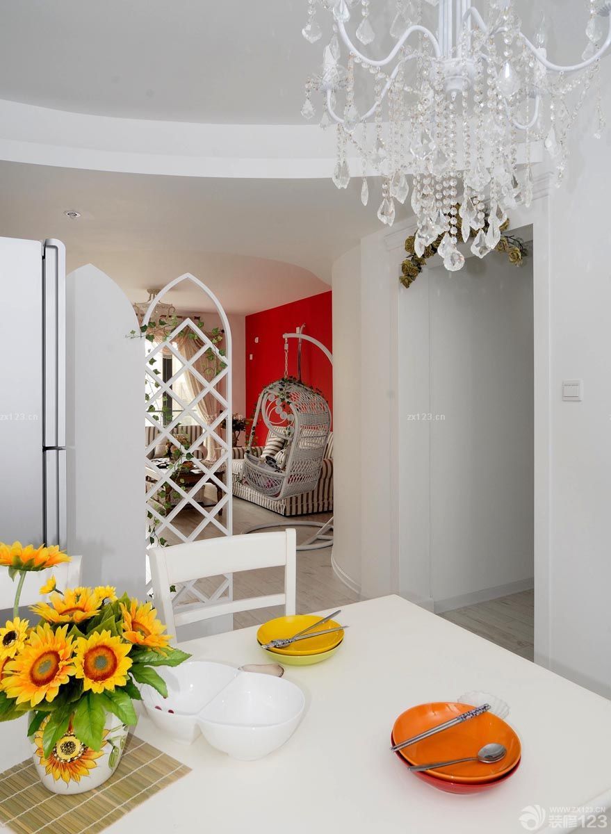 70平米房子家居样板间装修图