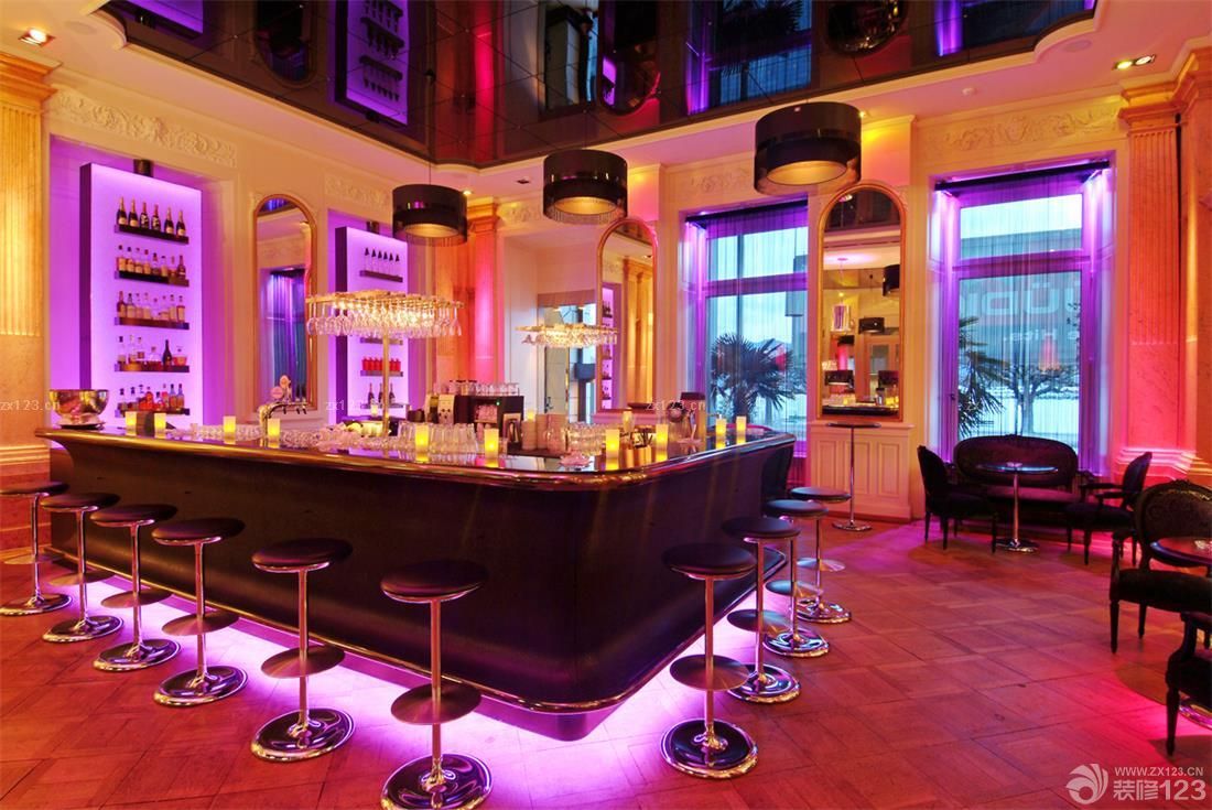 复古紫色酒吧吧台装修效果图