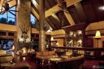 复古东南亚酒吧吧台装修台灯效果图片