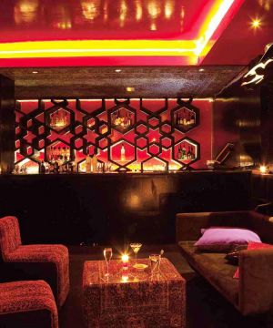 传统东南亚风格酒吧布艺沙发装修效果图片
