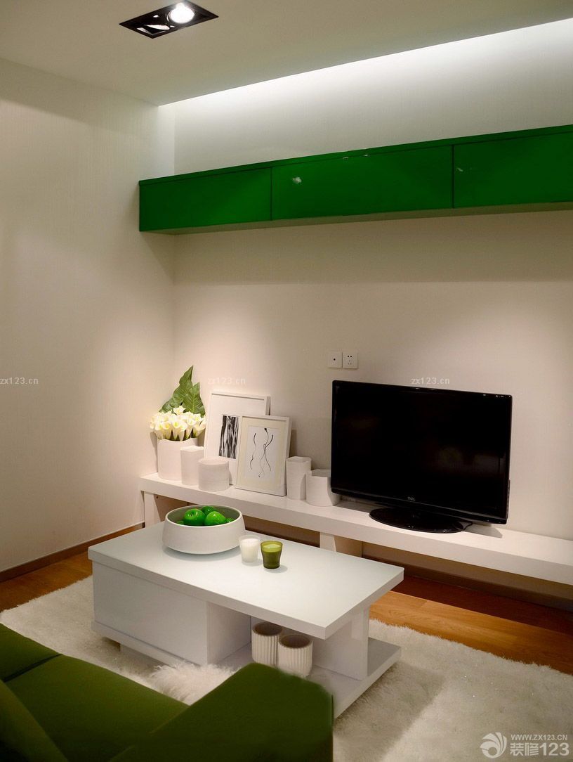 50平米两室一厅简单电视墙装修效果图