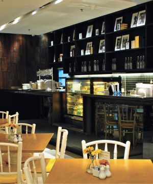 酒吧咖啡厅木质茶几装修效果图片