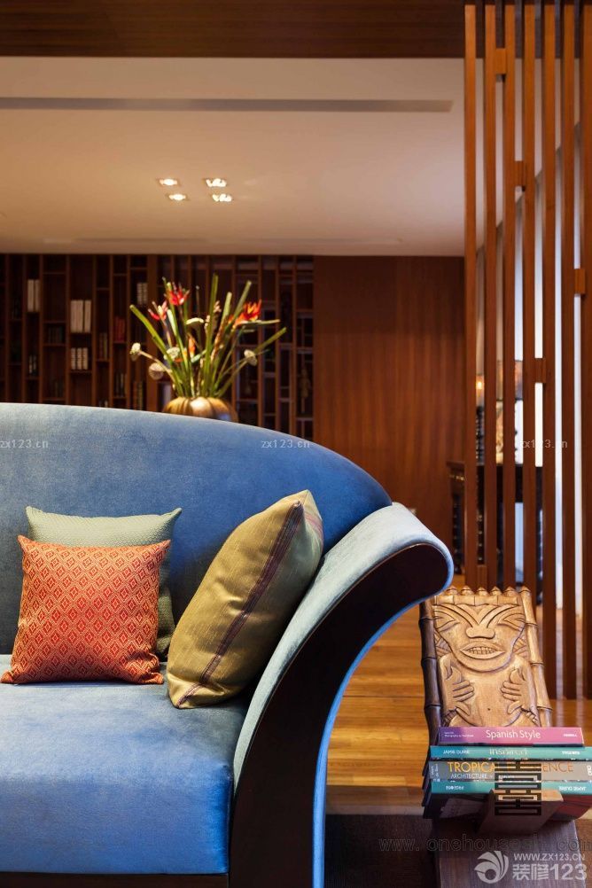 东南亚风格客厅沙发装饰图片