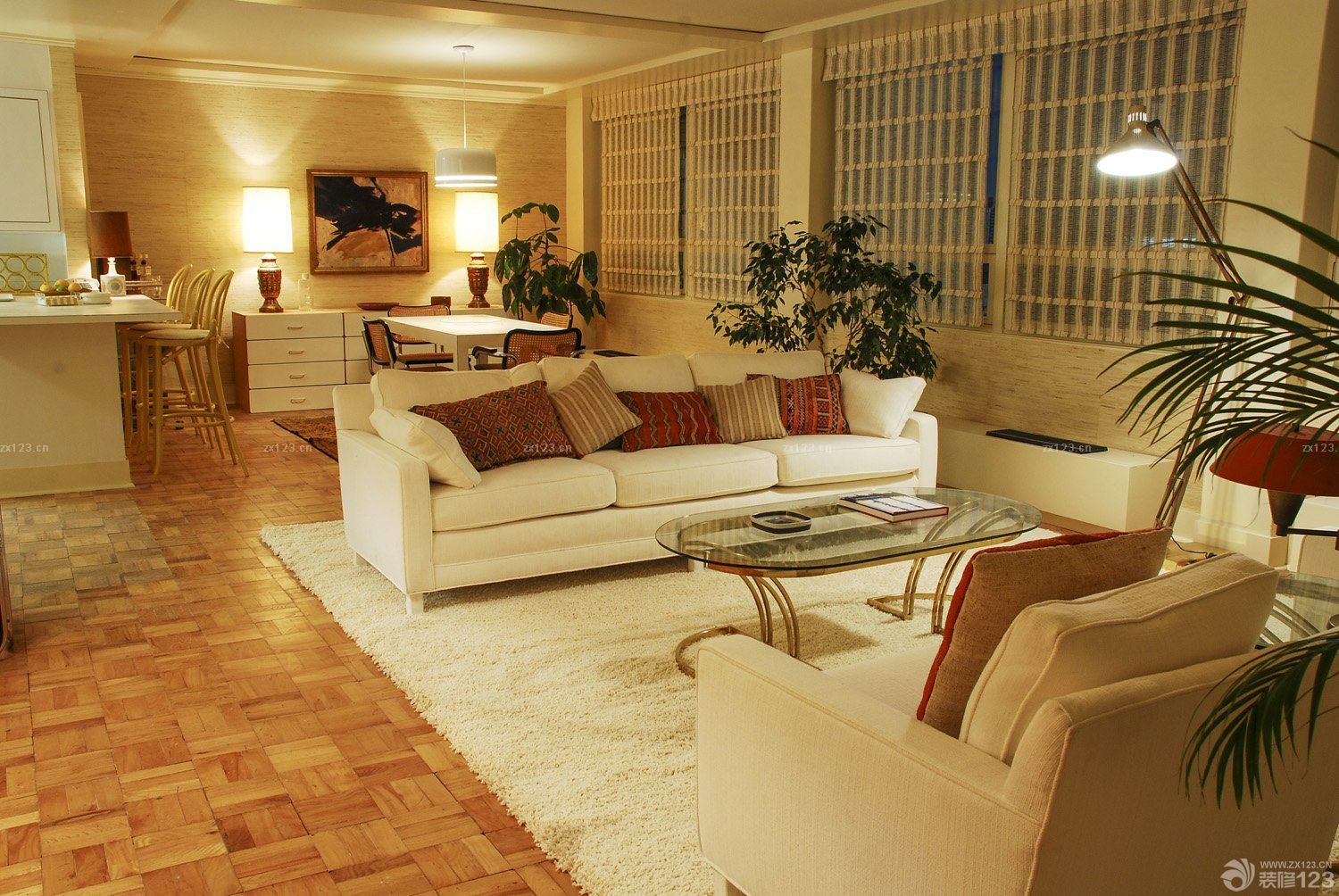 交换空间客厅壁灯装修效果图片