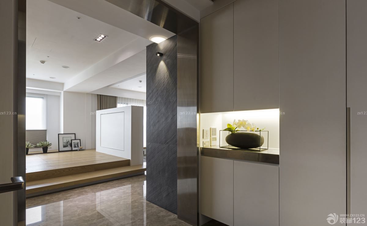 现代风格入门玄关装修效果图片