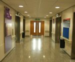 最新医院室内走廊装修效果图片欣赏