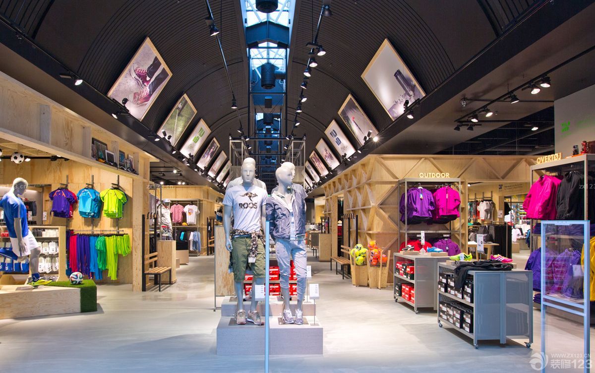 商场服装店走廊玄关设计效果图