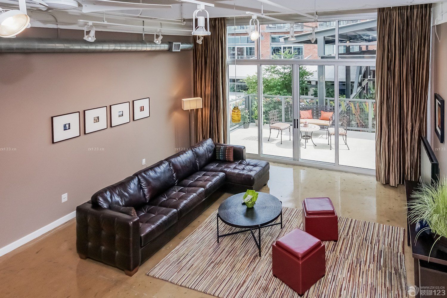 小户型客厅阳台设计装修效果图