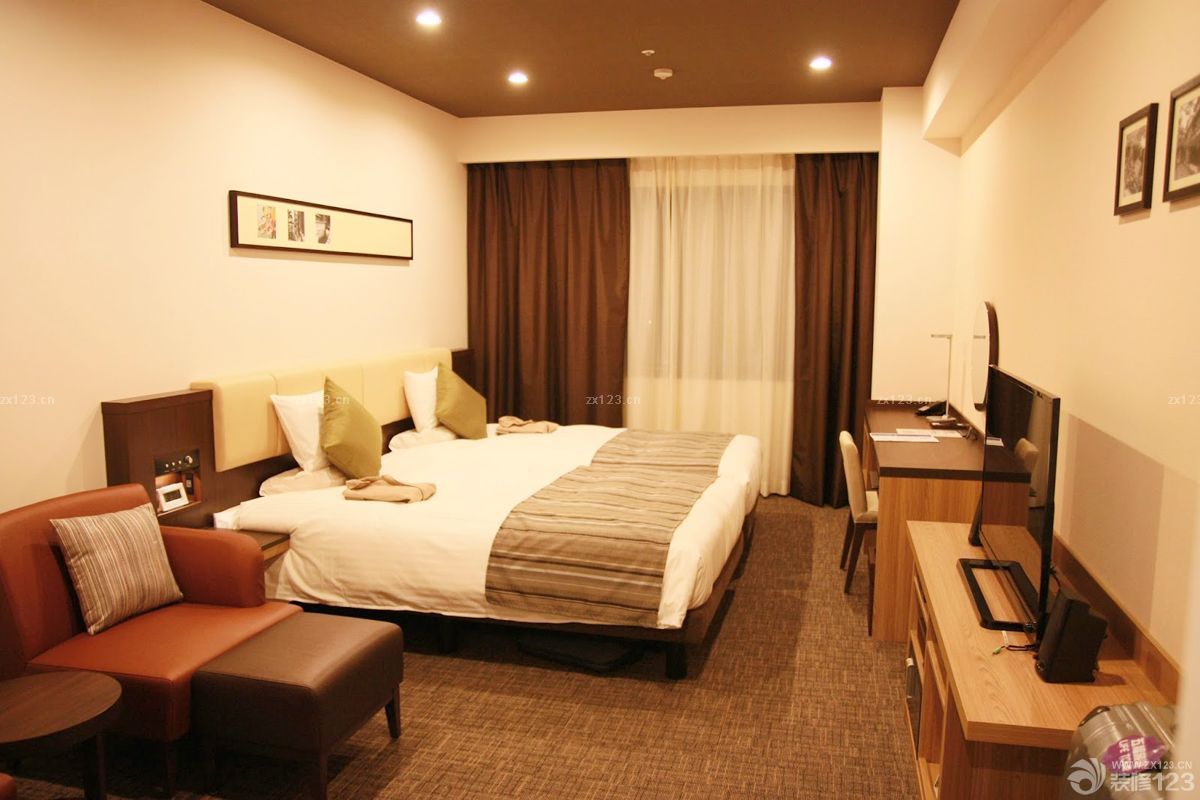 小宾馆棕色窗帘装修效果图片