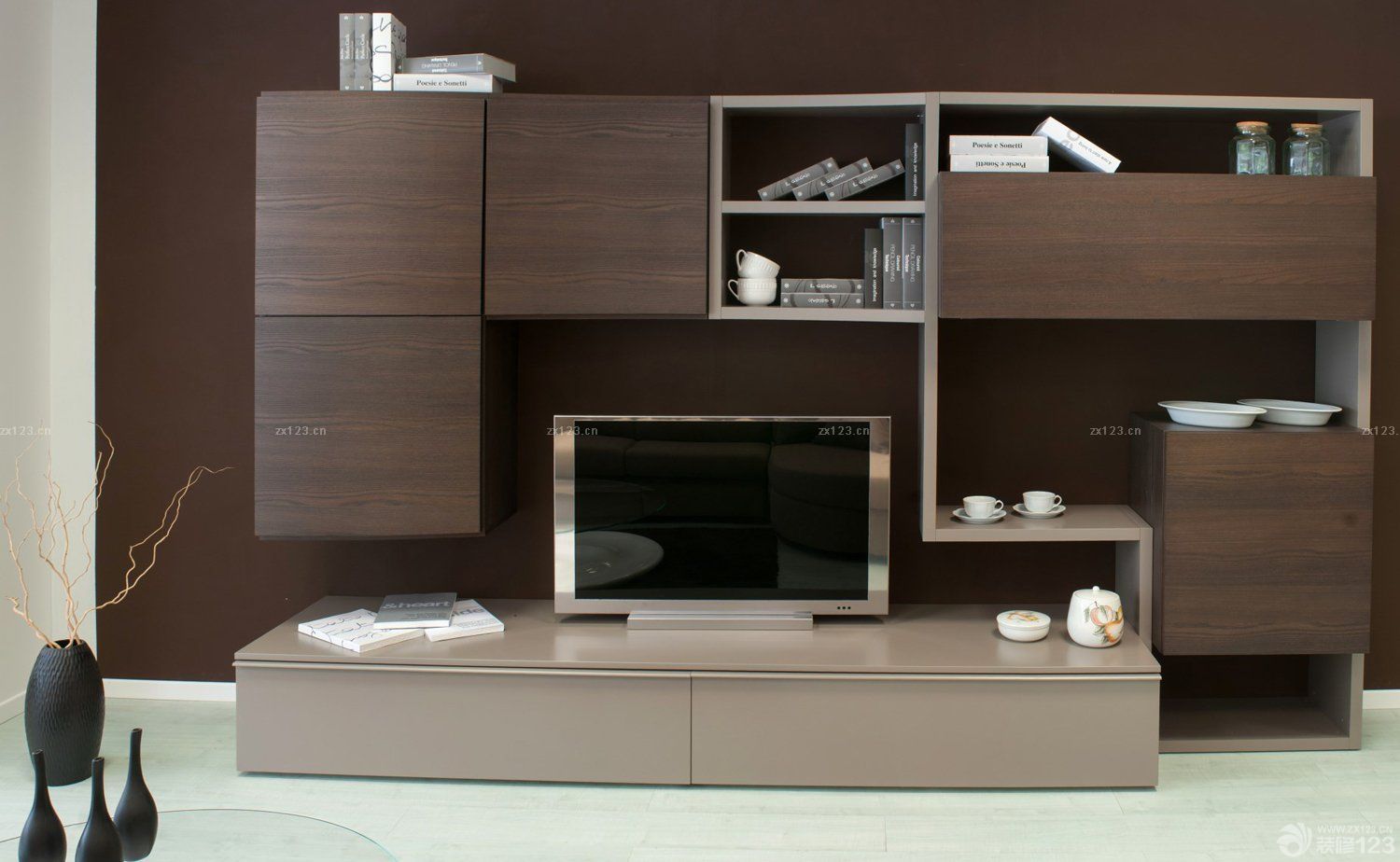 客厅咖啡色电视墙面装修效果图片