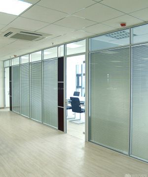 现代办公室玻璃墙装修效果图片欣赏