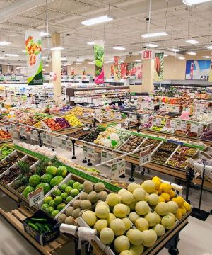 经典蔬果超市货架摆放装修效果图