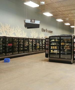 大型超市储物柜装修效果图