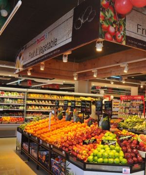 水果超市木质吊顶装修效果图