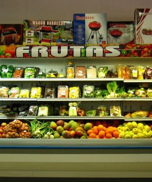 现代蔬菜超市摆设展示架设计图片