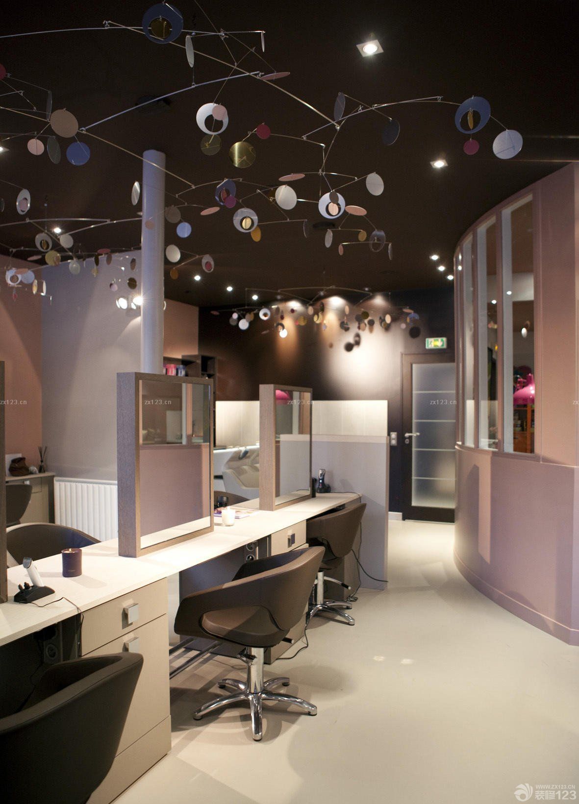 美发店室内装饰设计效果图
