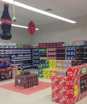 超市饮品区装修吊顶效果图片