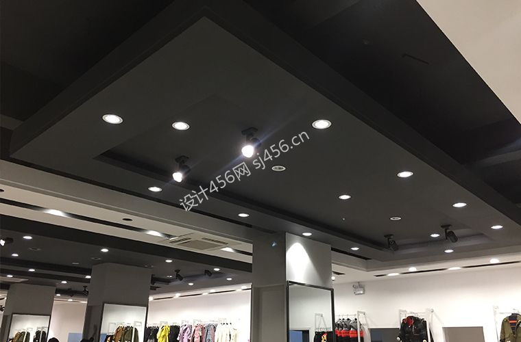 2020女装室内装修图片 女装店吊顶装修效果图