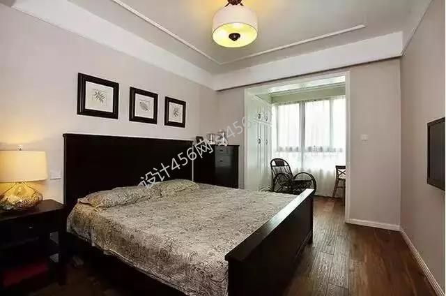 美式简约卧室装修效果图 2020卧室床头装饰画图片