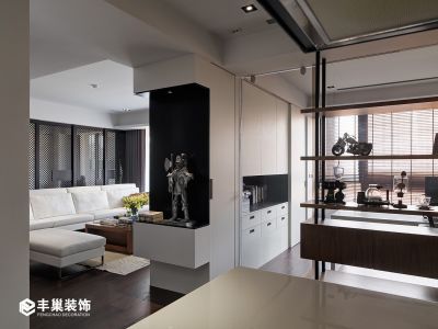 TCC世纪豪庭现代简约400跃层装修案例