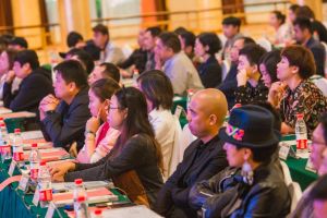 如家装饰总设计师吕雪花女士应邀出席红河之星设计争霸赛