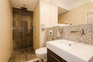 【银川易百装饰】浴室要安装插座吗 水电如何改造