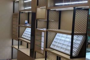 节假日自带流量的云南眼镜店装修 凌视讯专业眼镜店装修