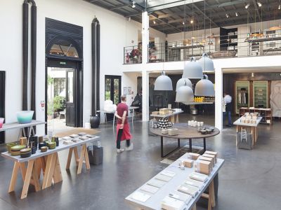 100平米男装专卖店超市_商店_商场设计案例