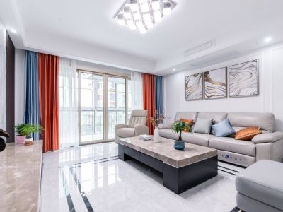 140平米三居室现代风格装修