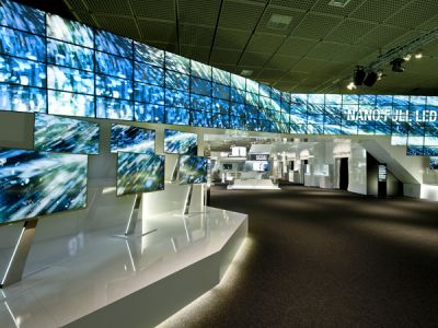 900平米现代风格展馆展厅体育馆企业形象墙设计装修效果图