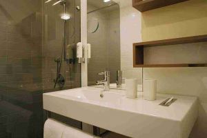 【八点钟装饰】卫生间洗脸盆有什么材质 卫生间洗脸盆怎么挑选