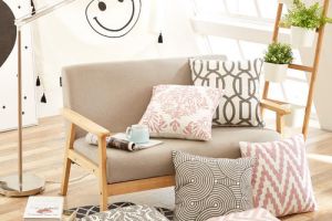 【建鑫装饰】沙发靠垫的种类有哪些 沙发靠垫如何选购