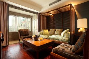 阿姨说：微波炉底下万万不能放它，随时都能爆炸，太危险了！