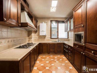 原木橱柜定制帮你解决厨房装修烦恼，体验生活之美。