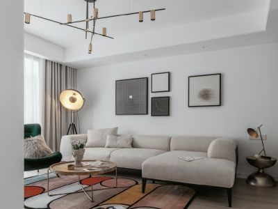 保利香槟简约风110平米三居室装修设计案例