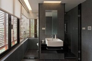 卫生间不想铺砖？其实还可以这样做