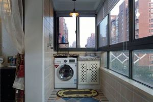 你家阳台在贴瓷砖的时候有没有贴到顶呢？