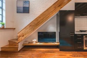 [十堰聚品阁装饰]家里楼梯下空空如也？试试这些小空间装修妙招