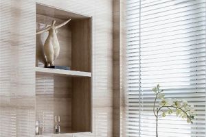 [广州盛世装饰]卫生间装修这样做，使用空间大很多!