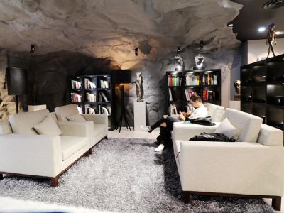 店铺300㎡简约风格装修案例