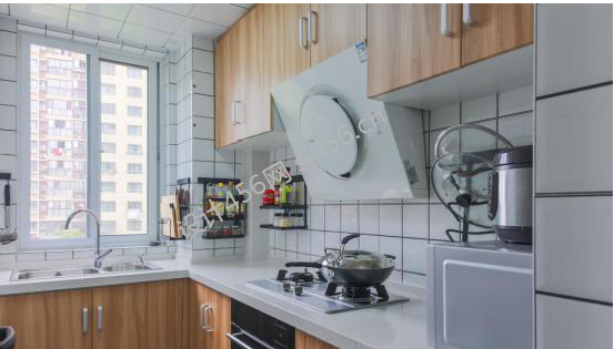 110平三居室现代简约风格厨房装修效果图