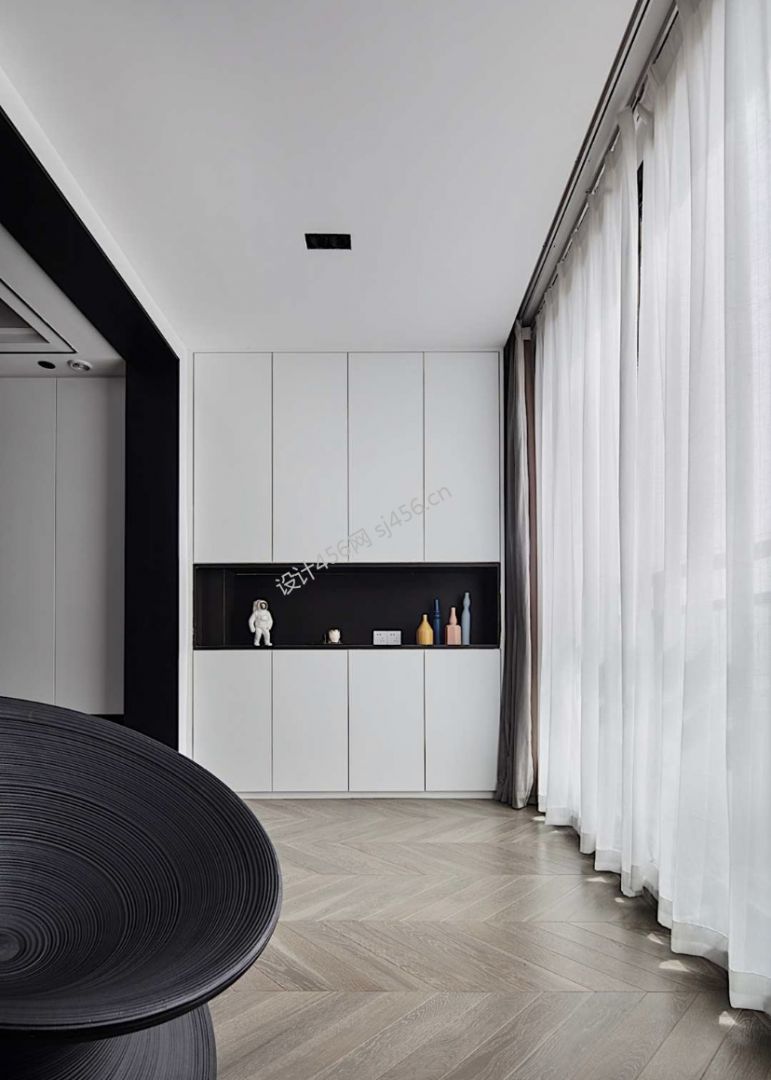 135平三居室现代简约风格阳台装修效果图