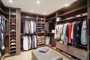 [遂宁九木堂装饰]衣帽间应该如何装修?