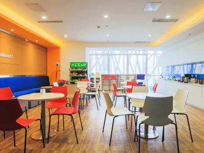 办公室现代风格680平米装修案例