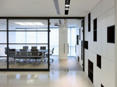 1200平米现代风格厂房办公室装修案例