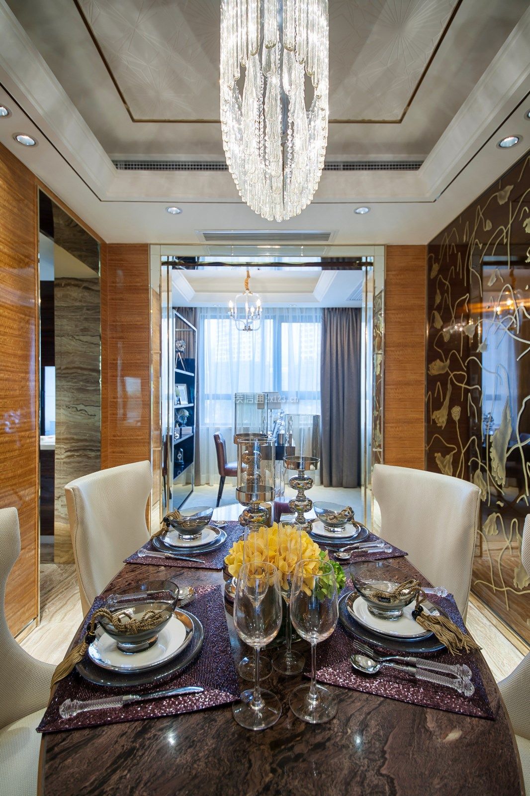 客厅水晶吊灯装修效果图