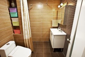 [南宁金煌装饰]干湿分离的卫生间地漏应该装几个？装在哪？