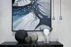 [江阴宏腾装饰]家里的白墙如何设计才能秒变高大尚？