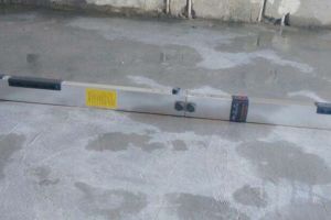 [石家庄轻舟创典装饰]地面找平的方法和特点 地面找平价格