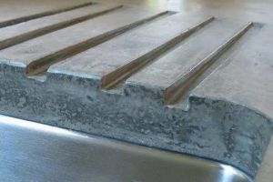 [成都创和装饰]厨房台面上做几条凹槽，不用多花钱还更实用